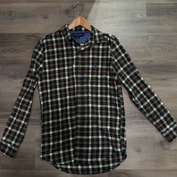 Mens U.S Polo Assn. button up - Picture 2 of 6